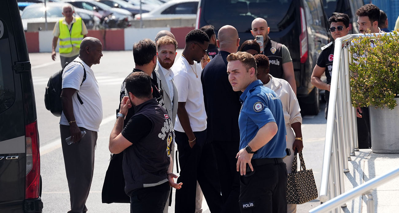 Jhon Duran, İstanbul’a geldi