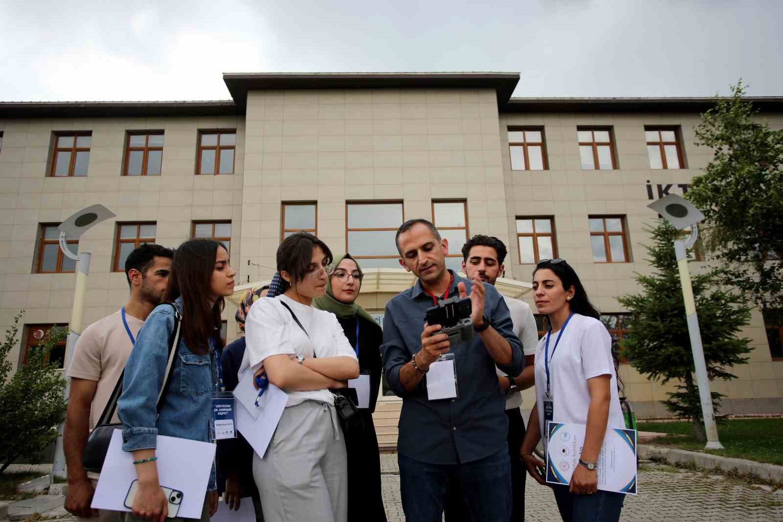 AİÇÜ’de 