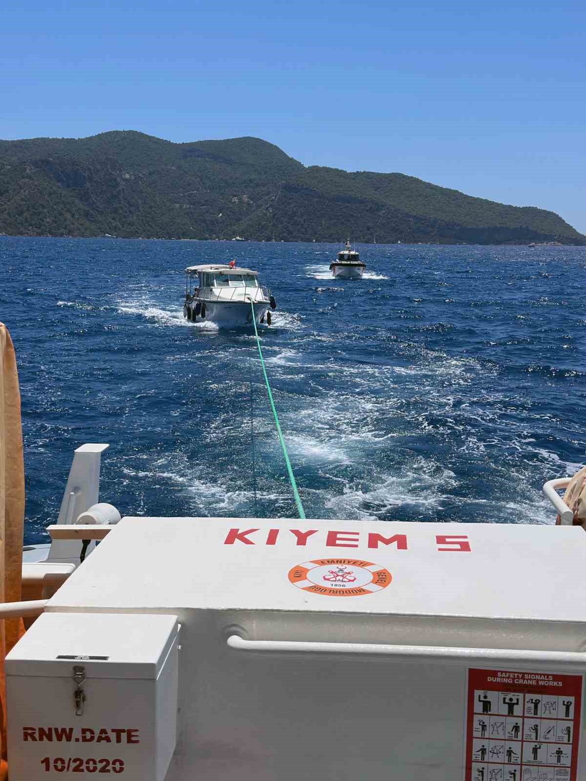 Fethiye’de arızalanan ve sürüklenin tekne kurtarıldı