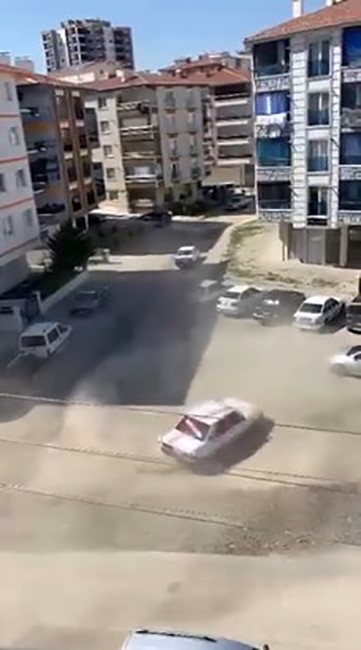 Ankara’da drift atan sürücü ortalığı birbirine kattı