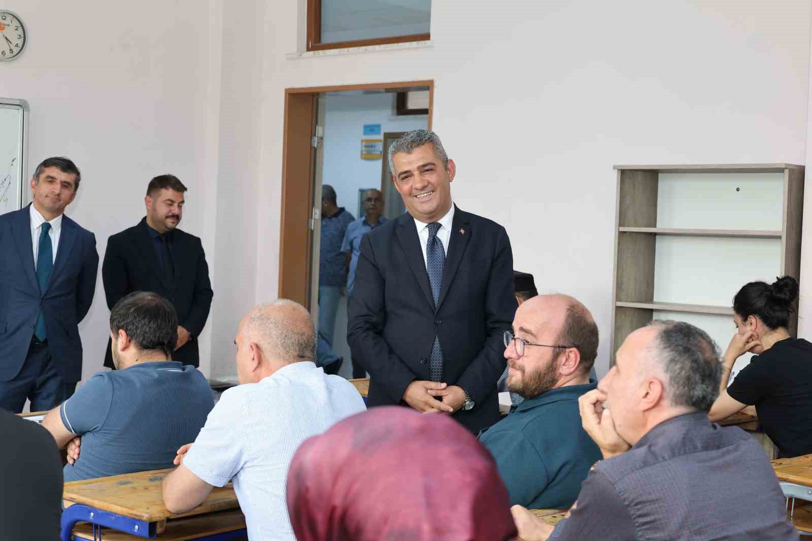 egitimde-guclu-yarinlar-nitelikli-yoneticilerle-insa-ediliyor