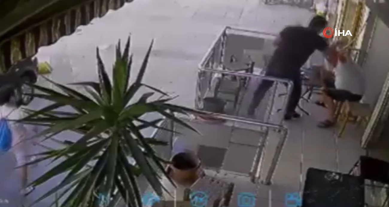 İstanbul’da kahvehanede silahlı gasp