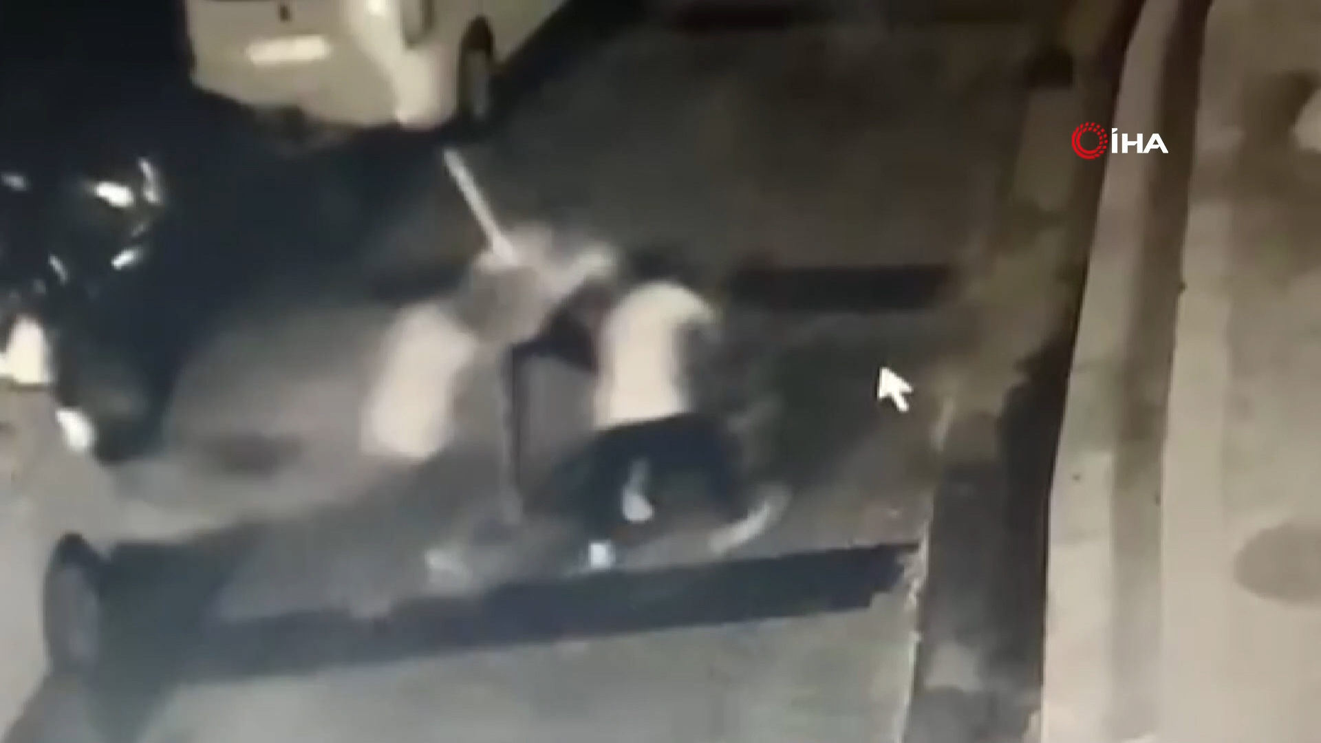 Küçükçekmece’de döner bıçaklı dehşet kamerada
