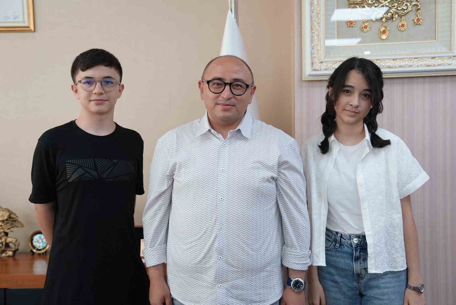 Erdemli Belediyesi Kurs Merkezi  LGS’de iki Türkiye birincisi çıkardı
