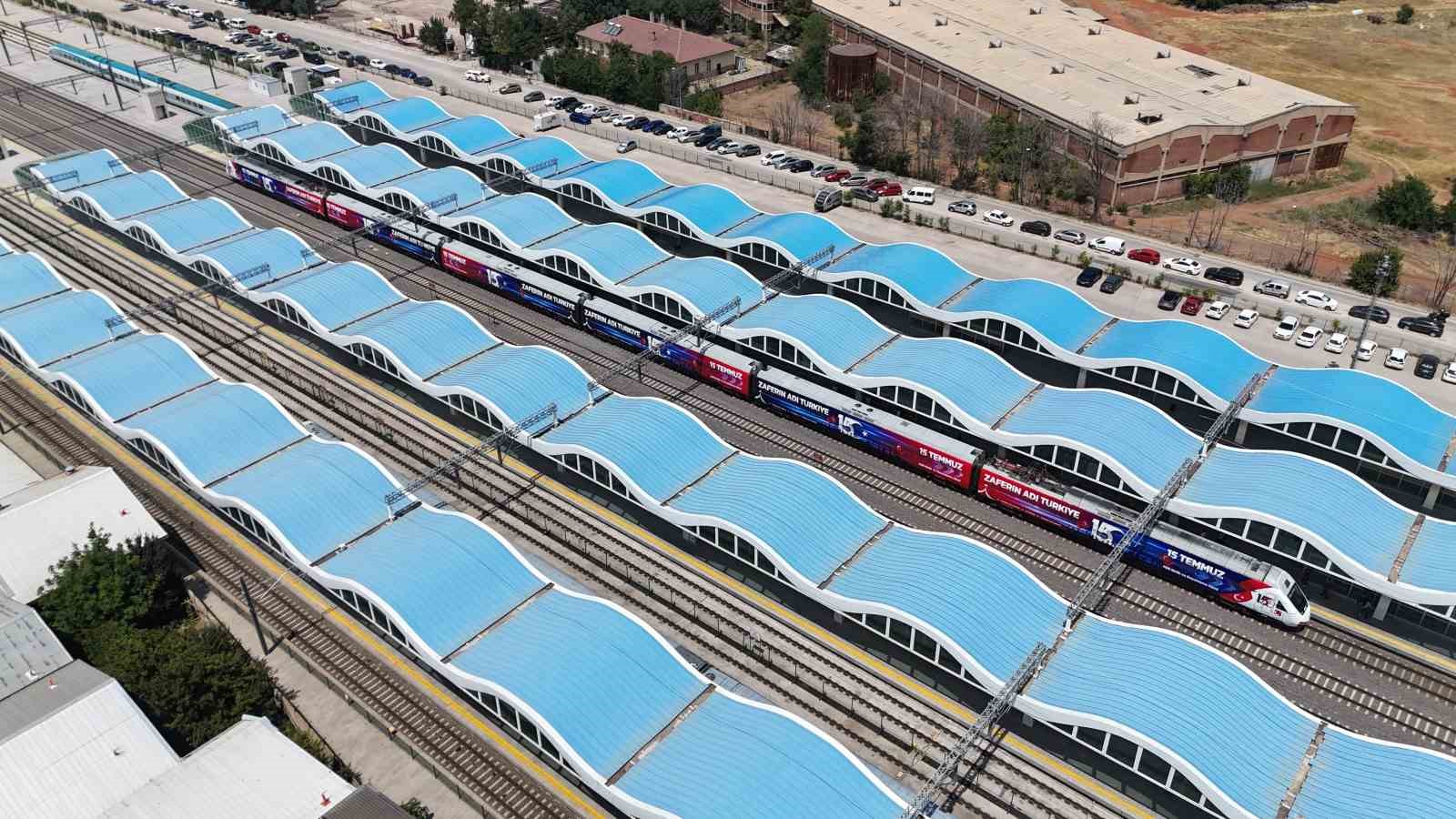 100 bin yolcu taşıyacak olan 15 Temmuz Demokrasi ve Milli Birlik Treni Eskişehir’de