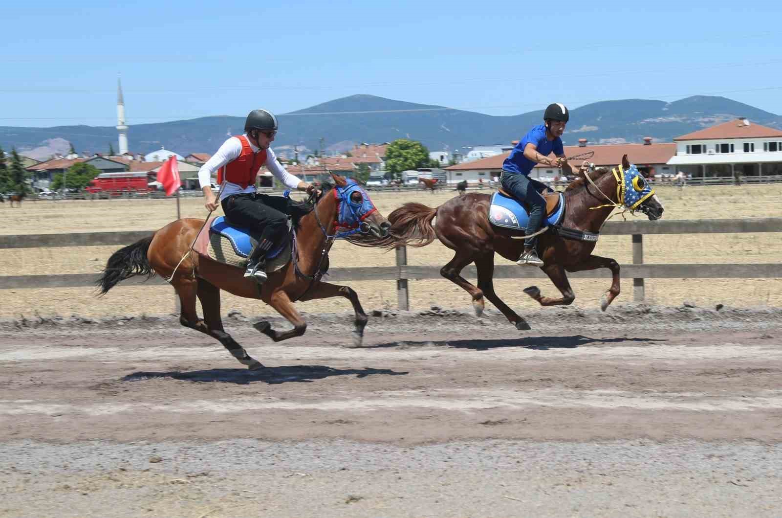 Rahvan at yarışı nefesleri kesti