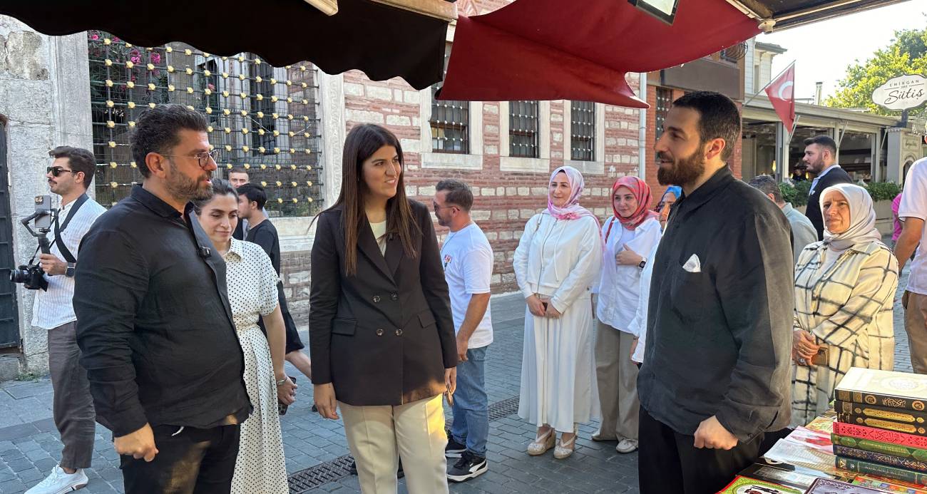 Milletvekili Ayaydın, Eyüpsultan’da aşure dağıttı: 