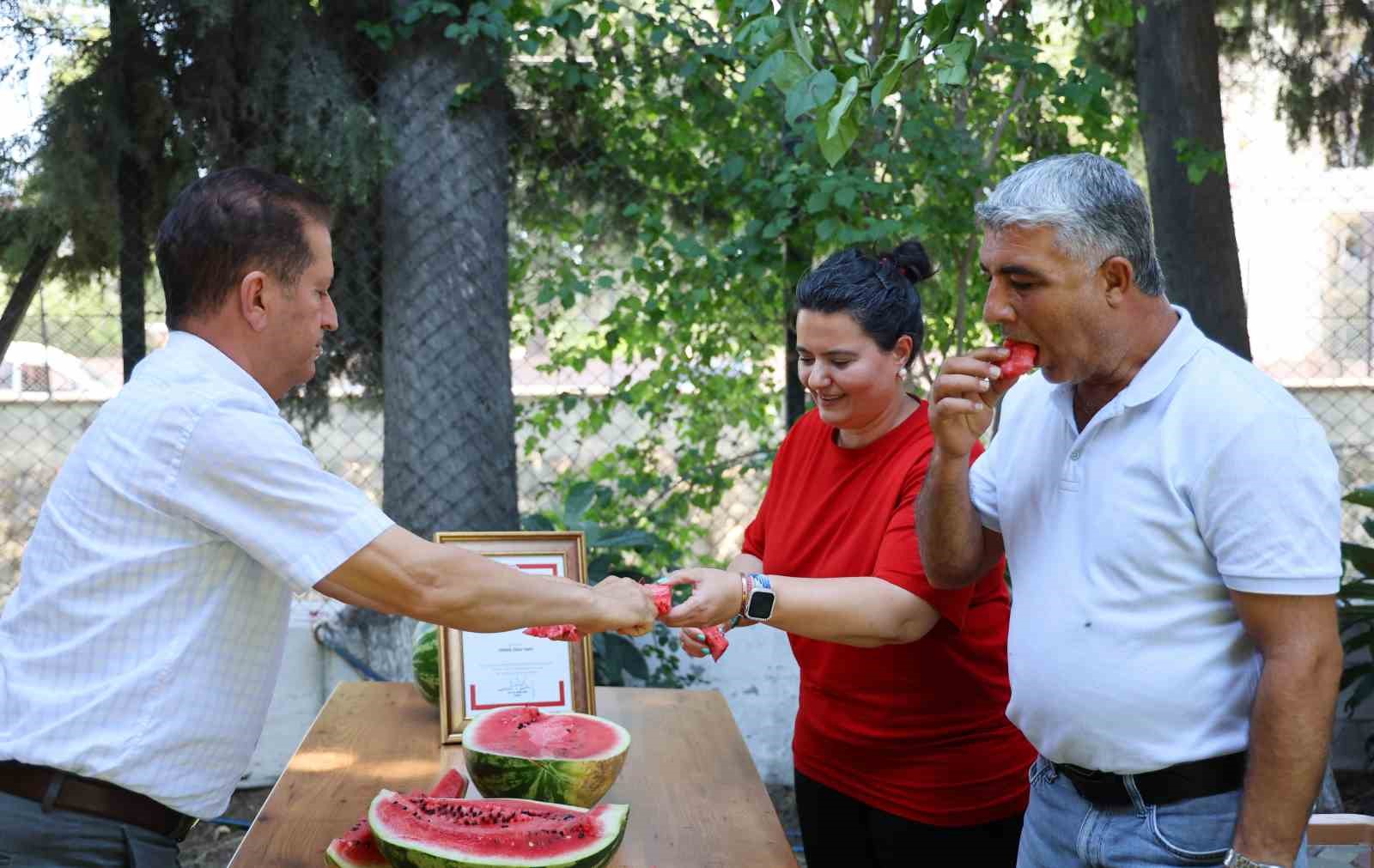 Sosyal medyadaki karpuz tartışmalarına Adana’dan cevap