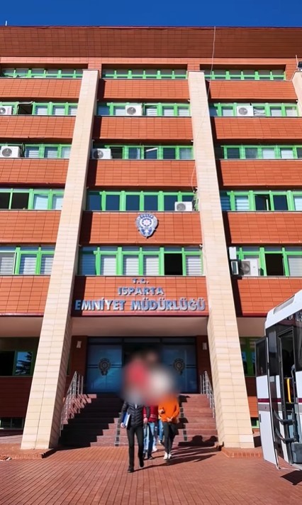 Isparta’da 36 yıl ceza alan hırsızın da aralarında olduğu 779 şahıs yakalandı