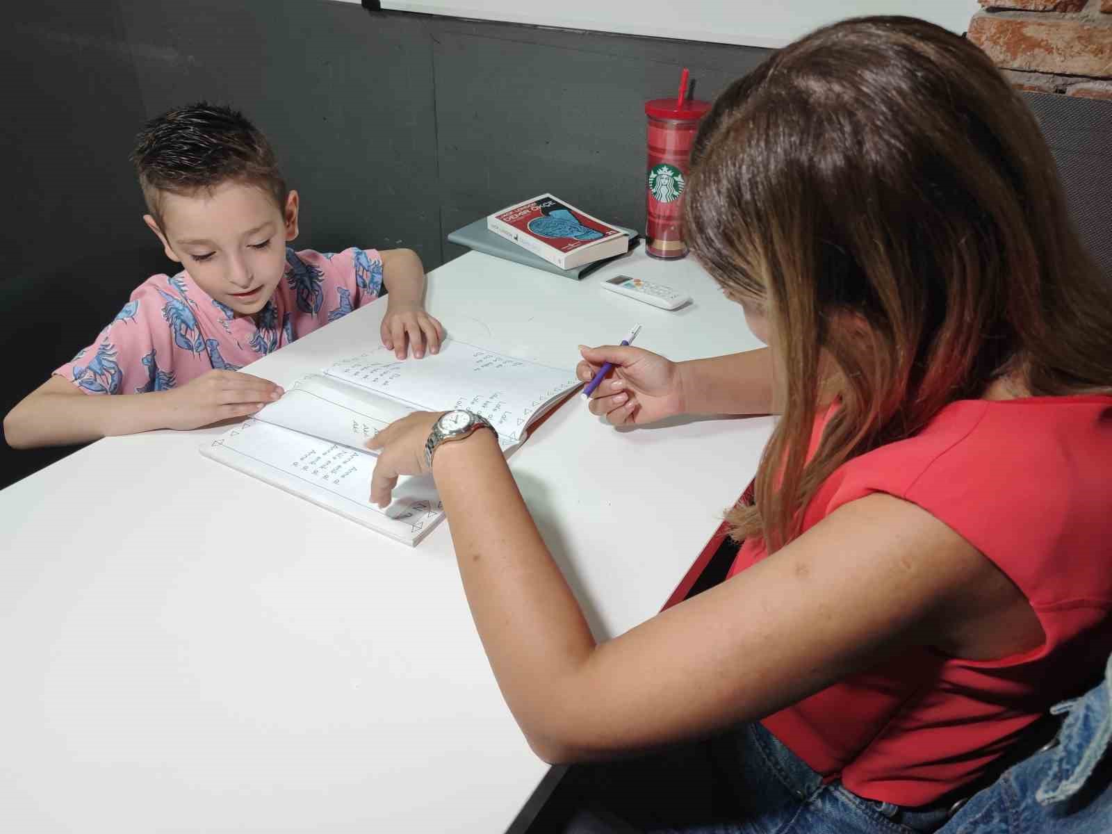Otizm teşhisi konulan Doğukan, şimdi üstün zekâlı