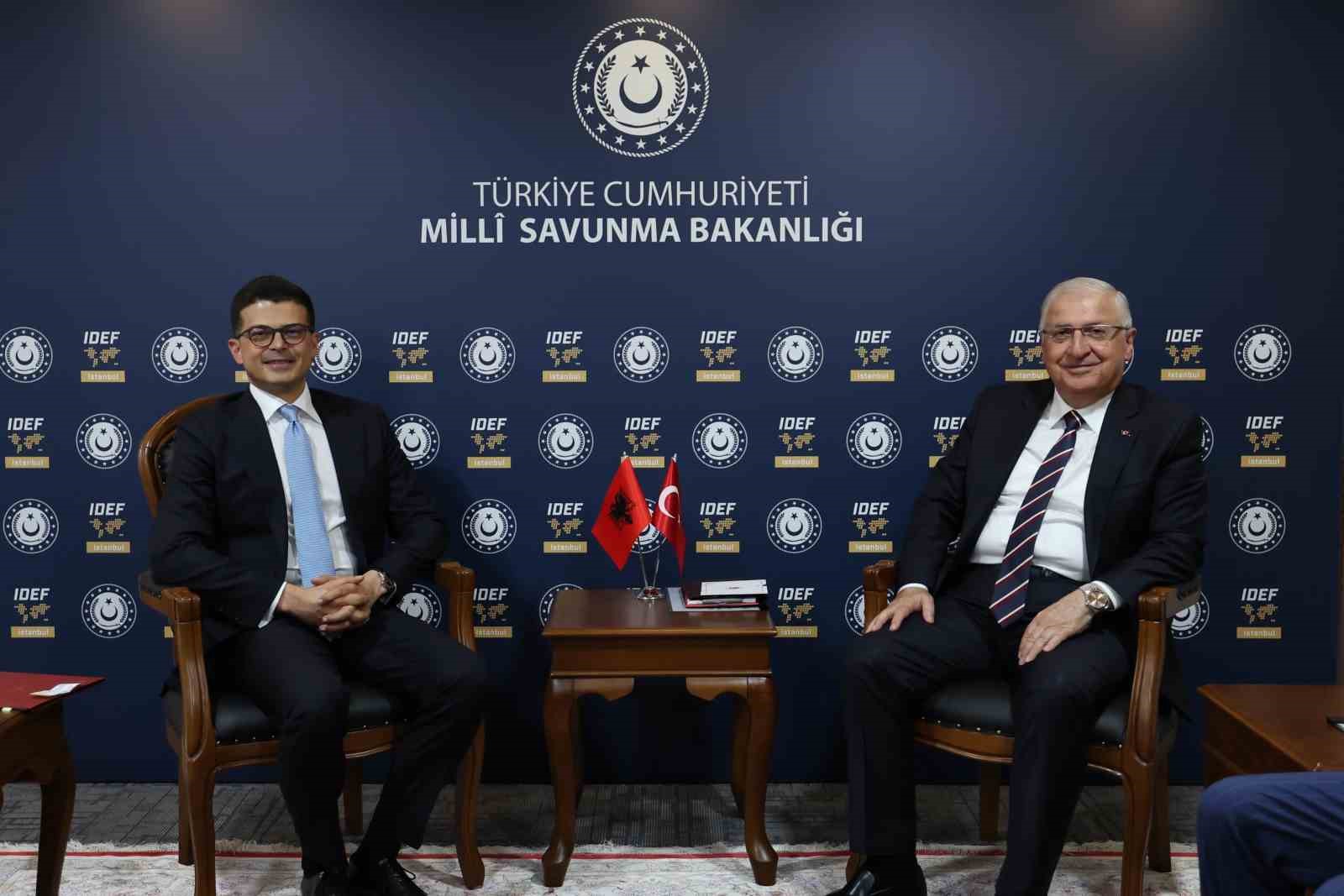 Türkiye ile Arnavutluk arasında 