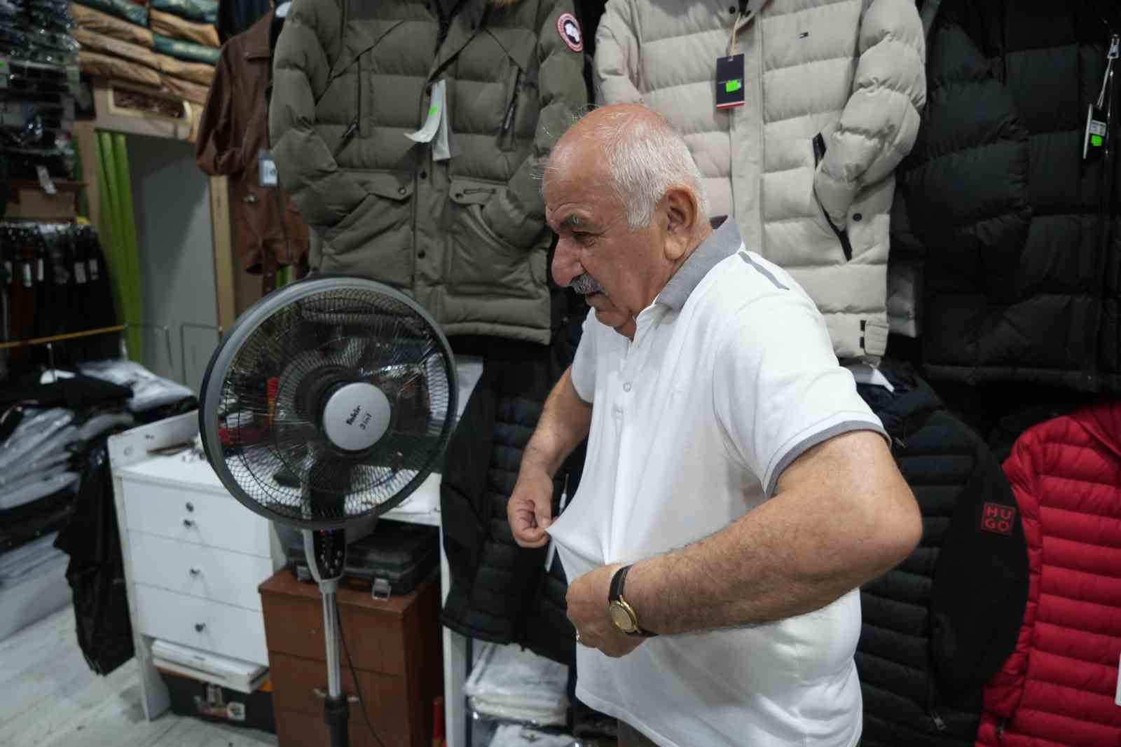 Yabancılar Çarşısı esnafı sıcaklardan dertli: 