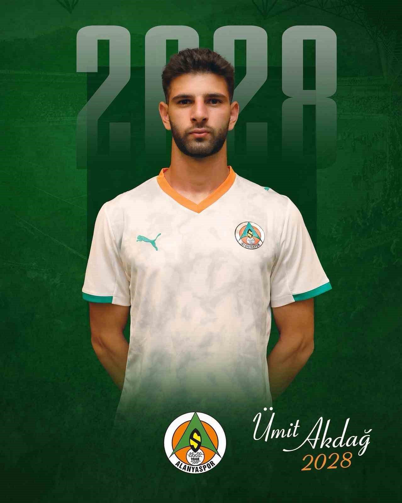 Alanyaspor, Ümit Akdağ’ın sözleşmesini yeniledi