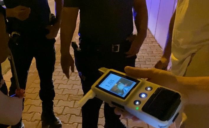 Polis olacağını söyledi, alkollü araç kullanmaktan ehliyetine 2. kez el konuldu