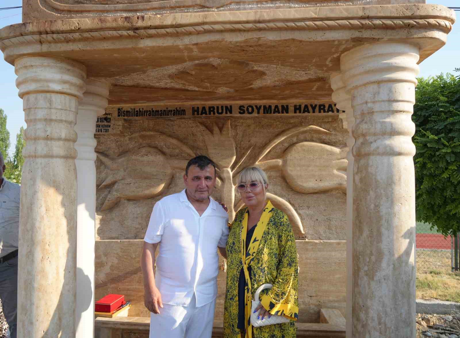 Safiye Soyman oğlunun adına yaptırdığı hayratı gözyaşı dökerek açtı: 