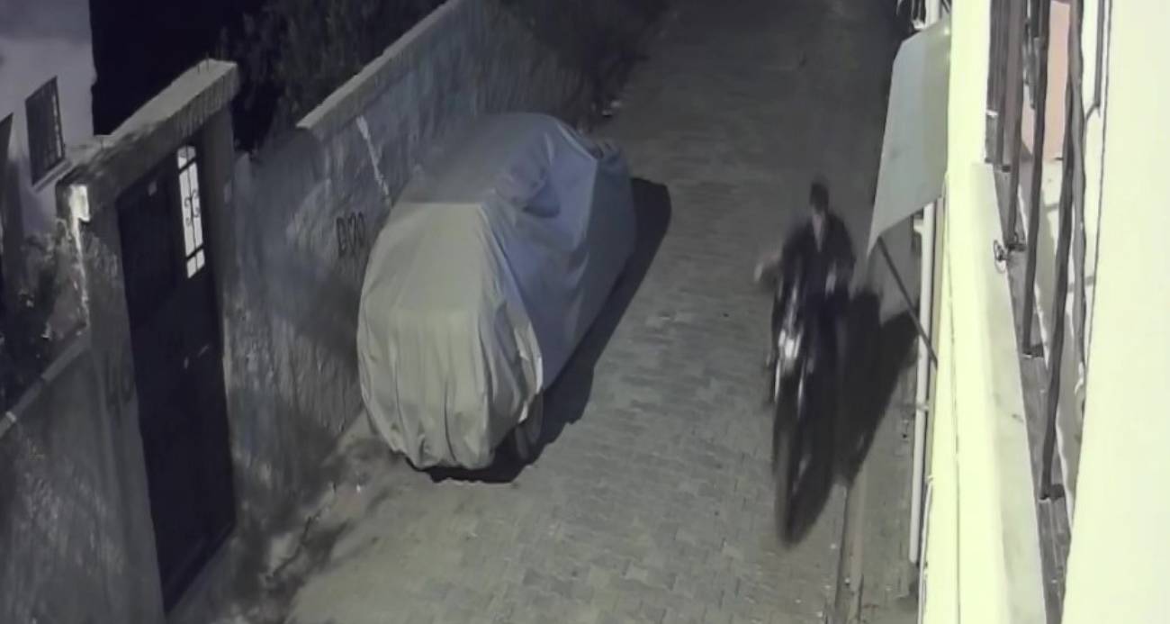 Evin avlusundan motosiklet çaldı, 