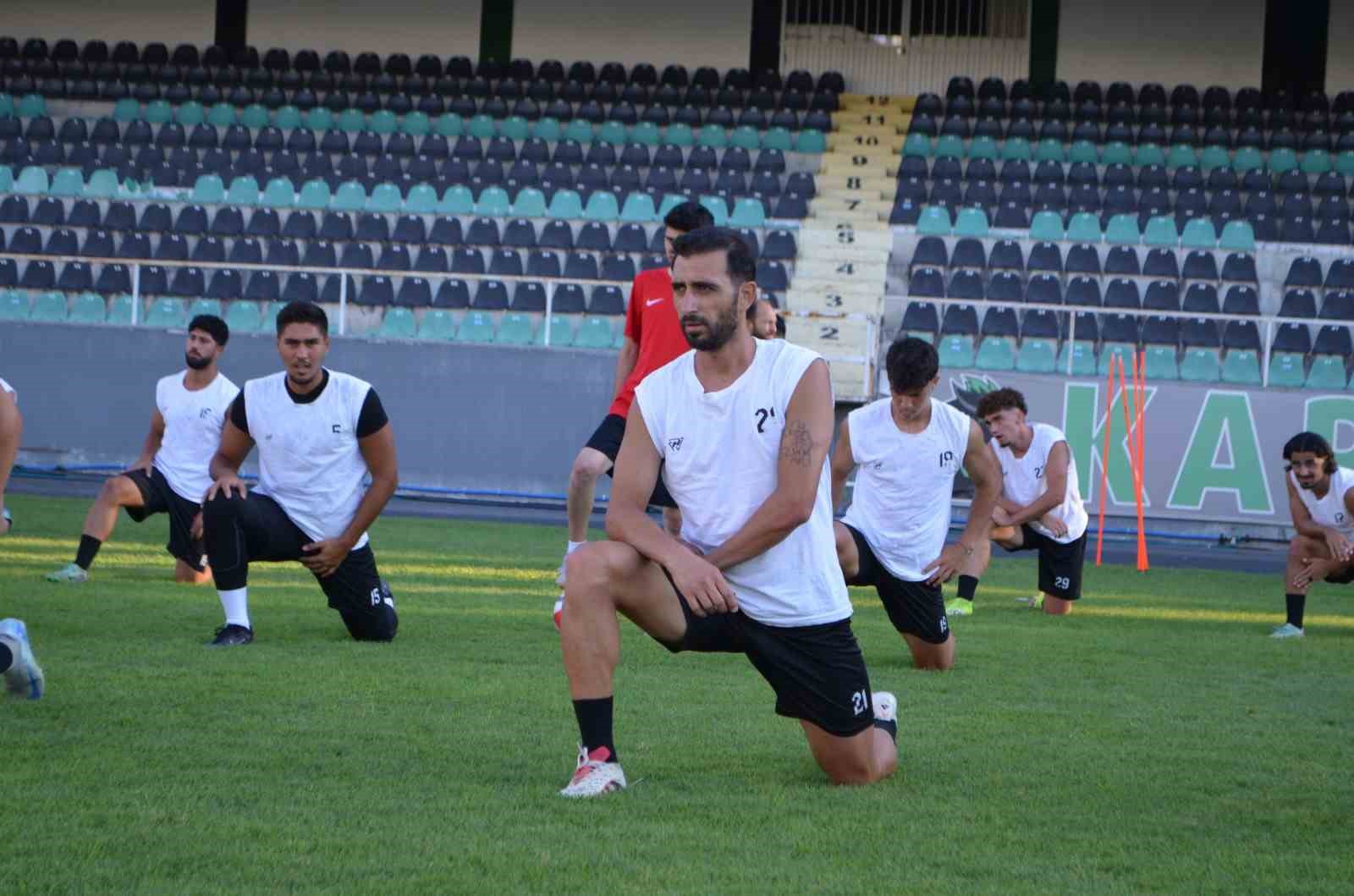 Nazmi Candoğan: 