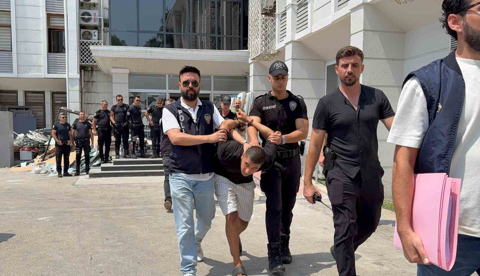 Mersin’de anne-kızı öldüren zanlı yakalandı
