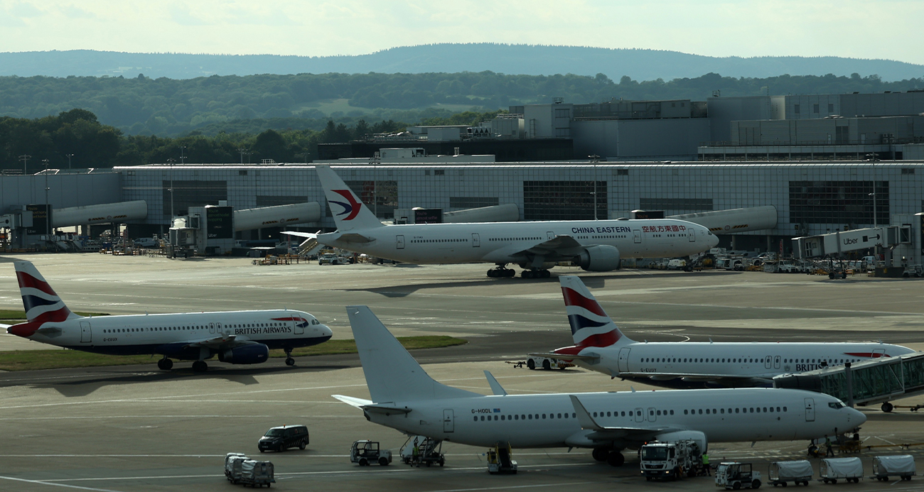 İngiltere kalkışlı tüm uçuşlar hava trafik kontrol sistemi arızası nedeniyle aksadı