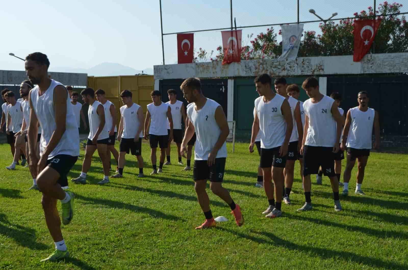 Denizli İdmanyurdu, yeni sezon hazırlıklarına devam ediyor