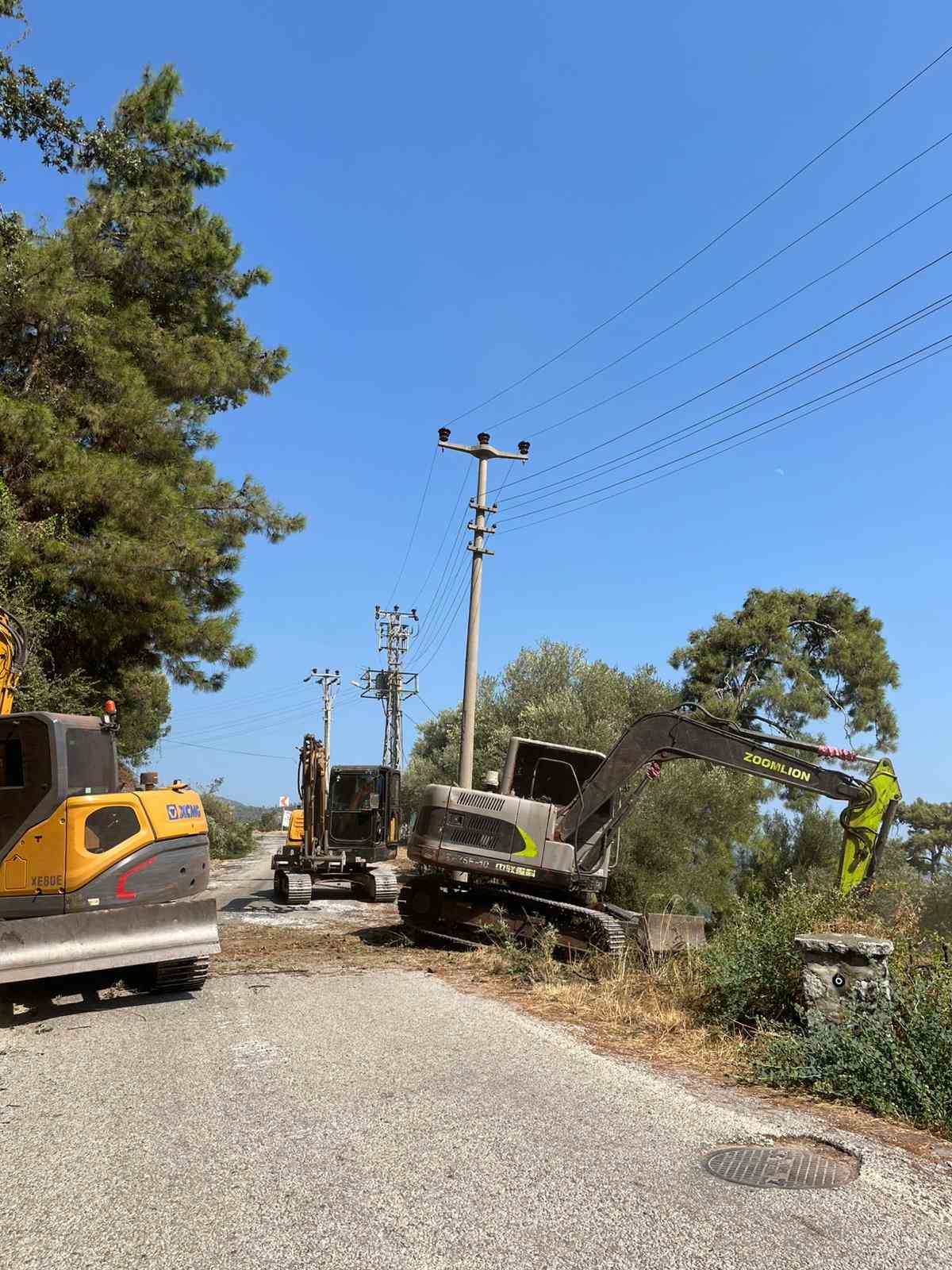 Marmaris’te orman yangınlarına karşı önleyici temizlik çalışmaları sürüyor
