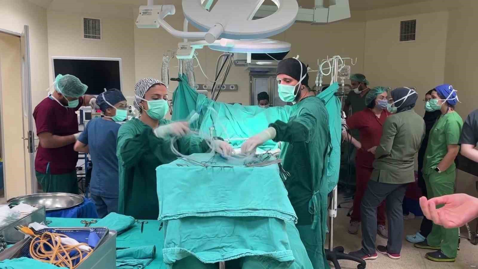 Motosiklet kazası sonrası beyin ölümü gerçekleşen genç kızın organları 3 kişiye umut oldu