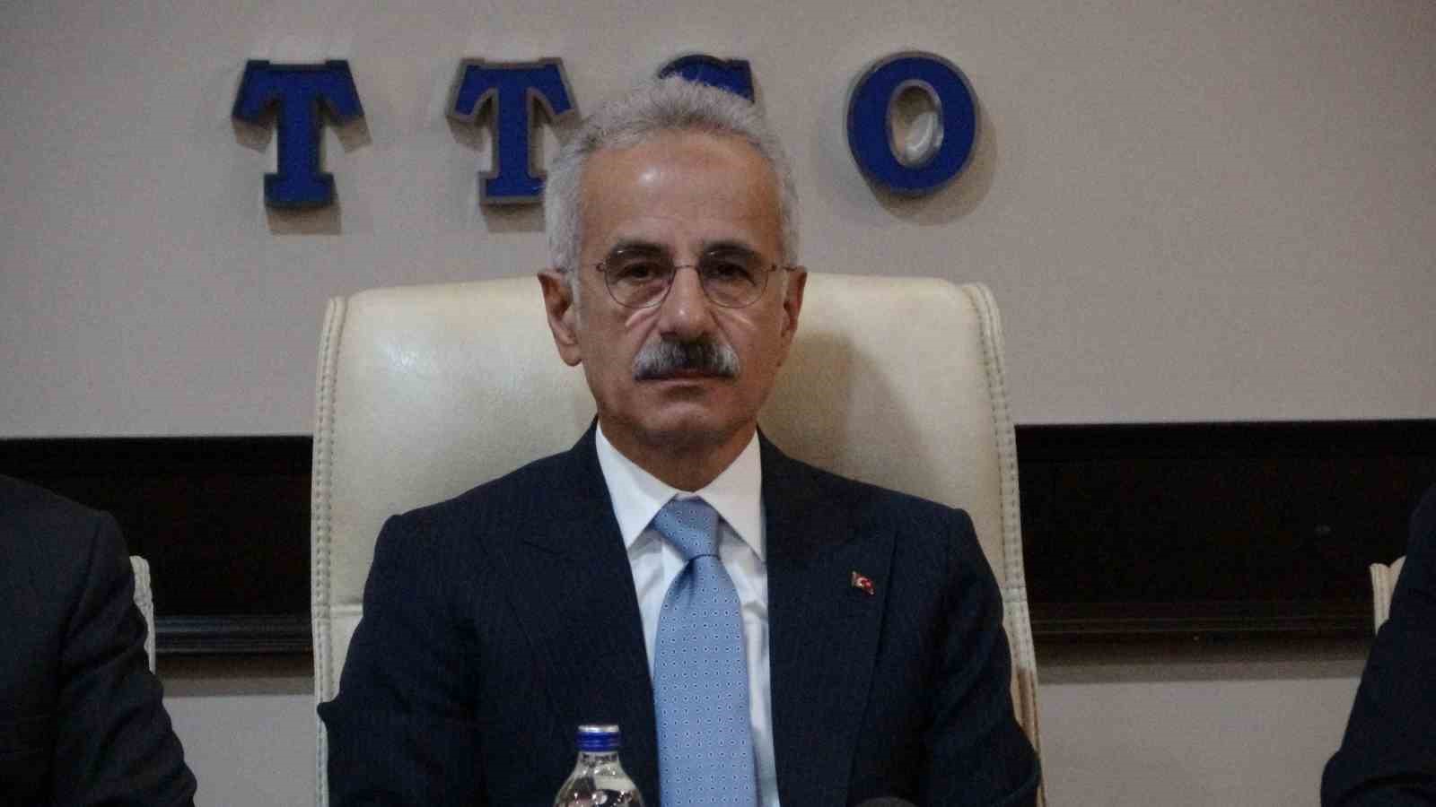 Bakan Abdulkadir Uraloğlu: 