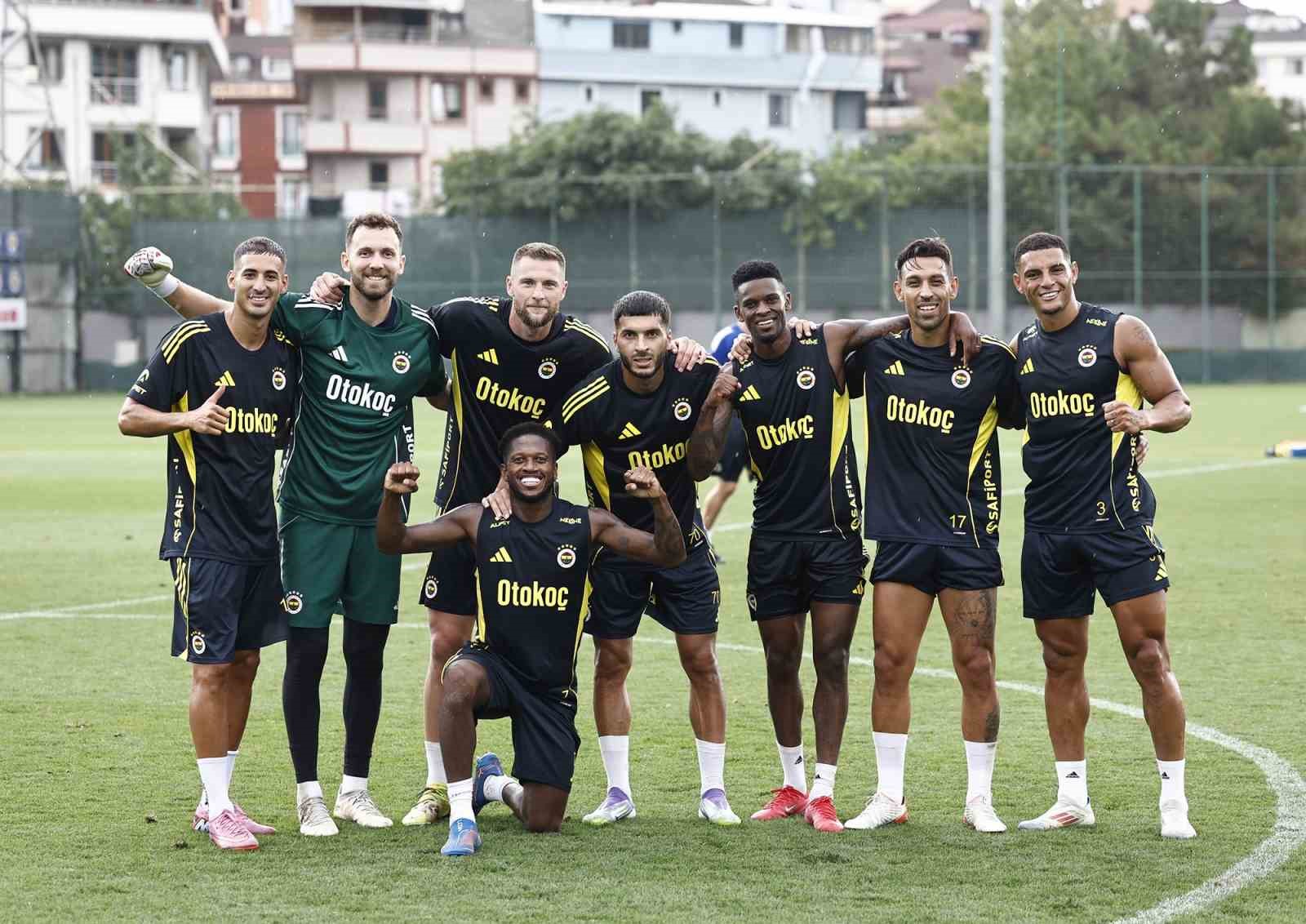 Fenerbahçe, Feyenoord maçı hazırlıklarına devam etti