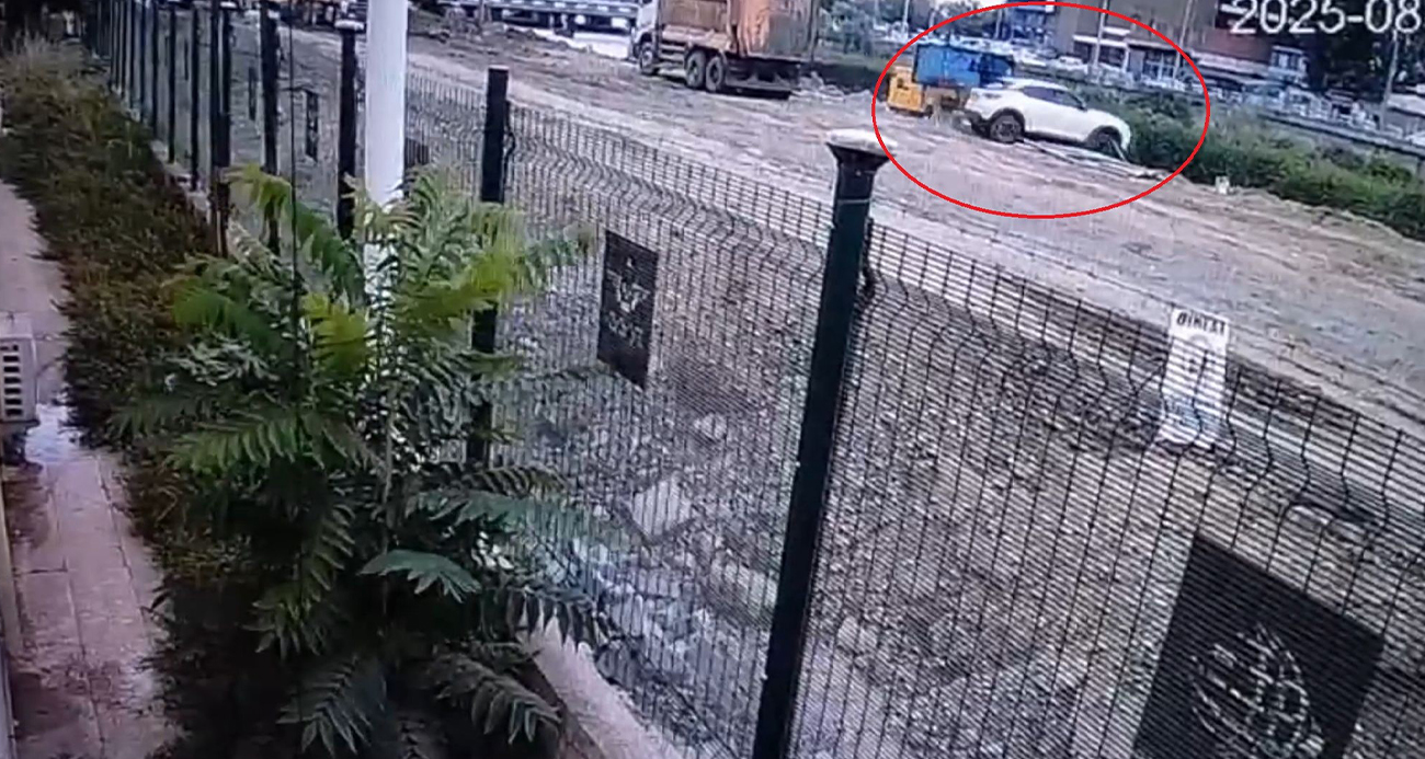Üç kişi ölümden dönmüştü: SUV aracın ırmağa düştü anlar güvenlik kamerasında