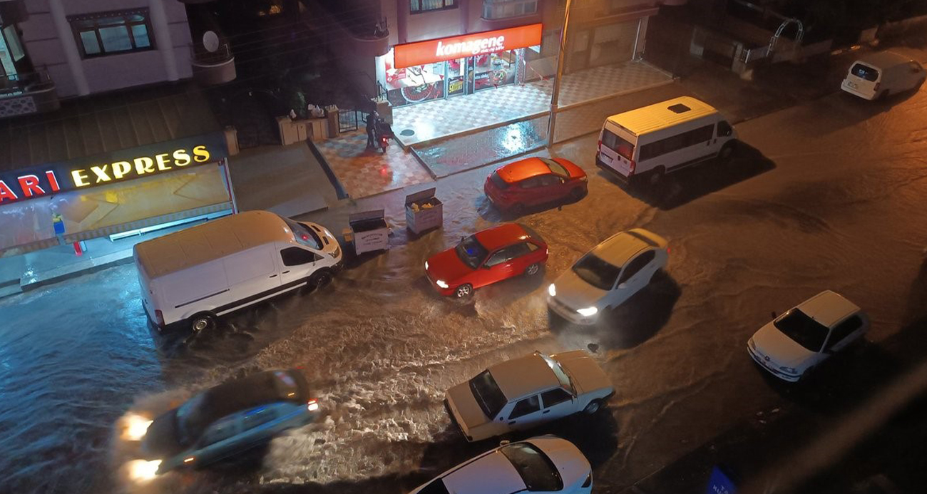 Yollar göle döndü!