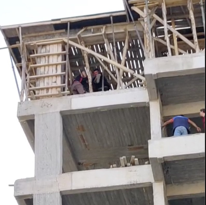 İntihara kalkışan genç, ekiplerin müdahalesiyle kurtarıldı