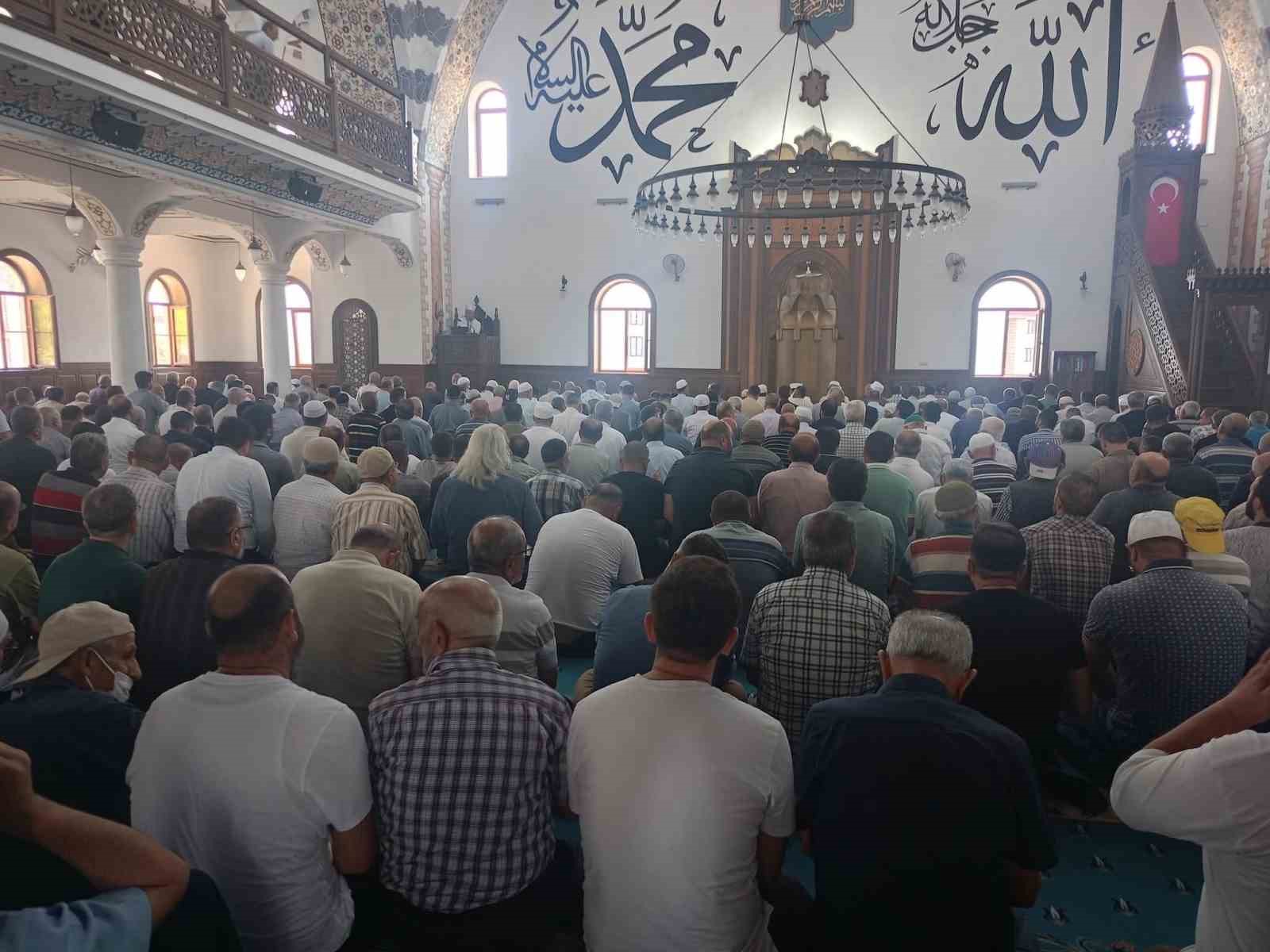 Müftü Yorulmaz’ın oğlu son yolculuğuna uğurlandı