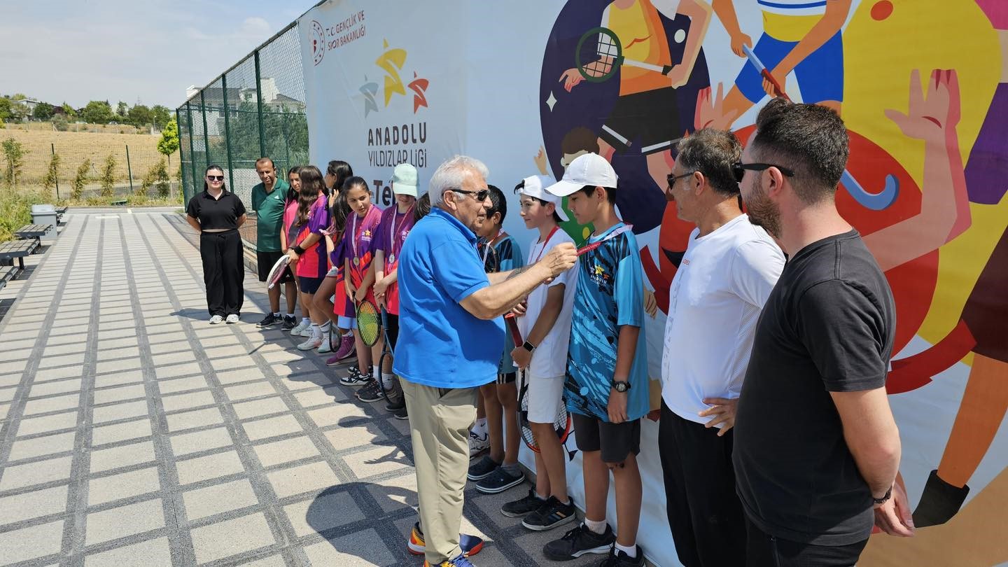 Kayseri tenis takımları Türkiye Yarı Finali’ne yükseldi