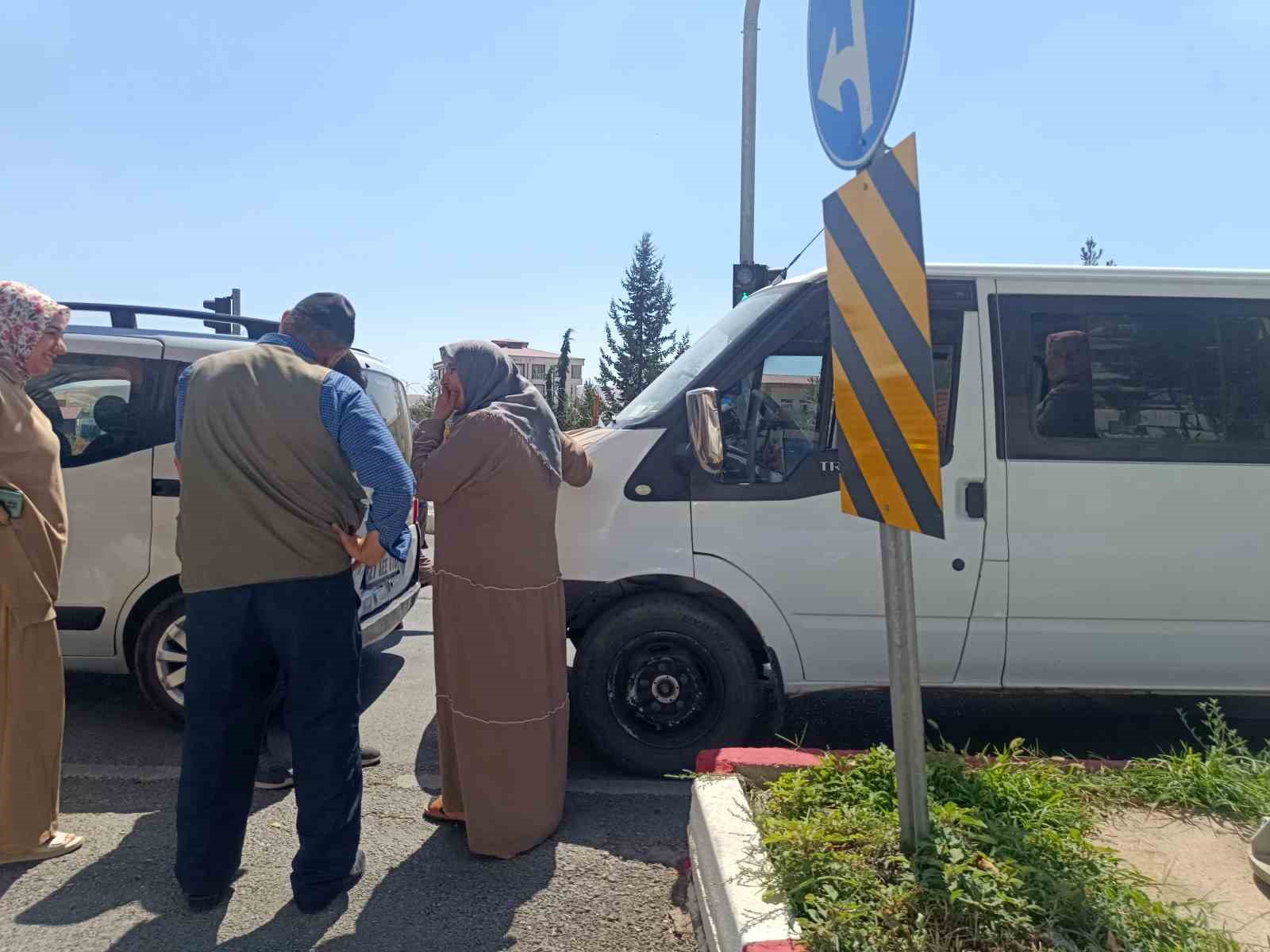Siirt’te maddi hasarlı zincirleme kaza