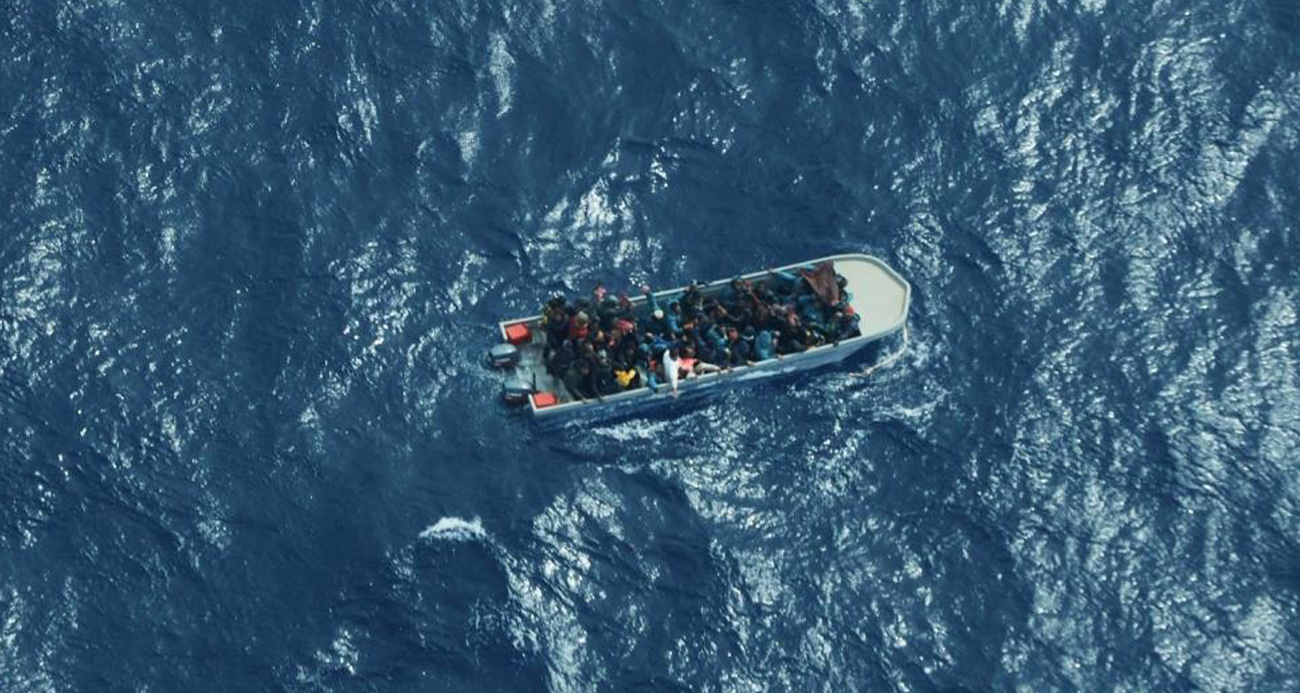 Yemen açıklarında göçmen teknesi battı: 54 ölü