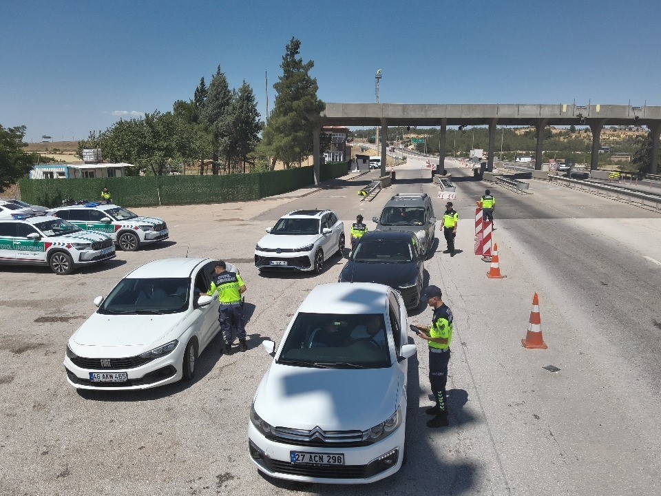 Gaziantep’te 217 araca 300 bin TL trafik idari para cezası