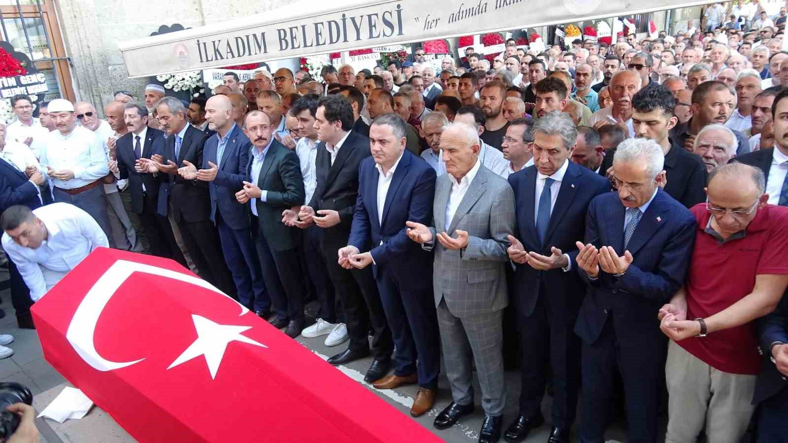 Bakan Uraloğlu ve Süleyman Soylu, eski Bakan Mustafa Demir’in cenazesine katıldı
