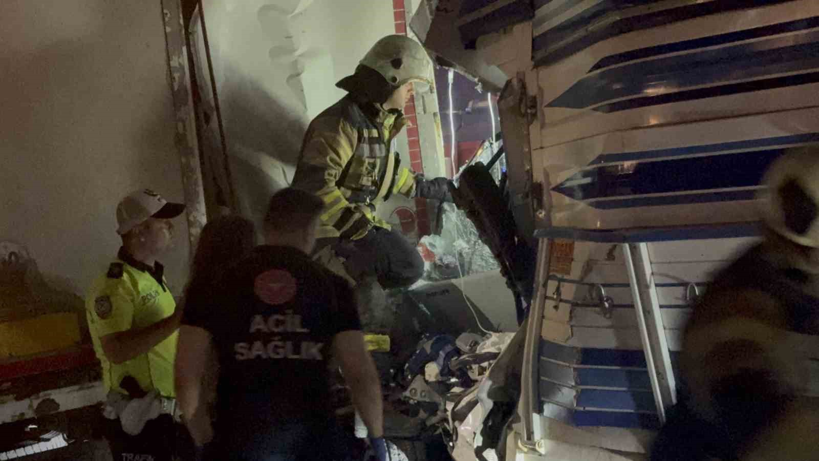 Kocaeli’de 3 araçlı zincirleme kaza: 1 ölü