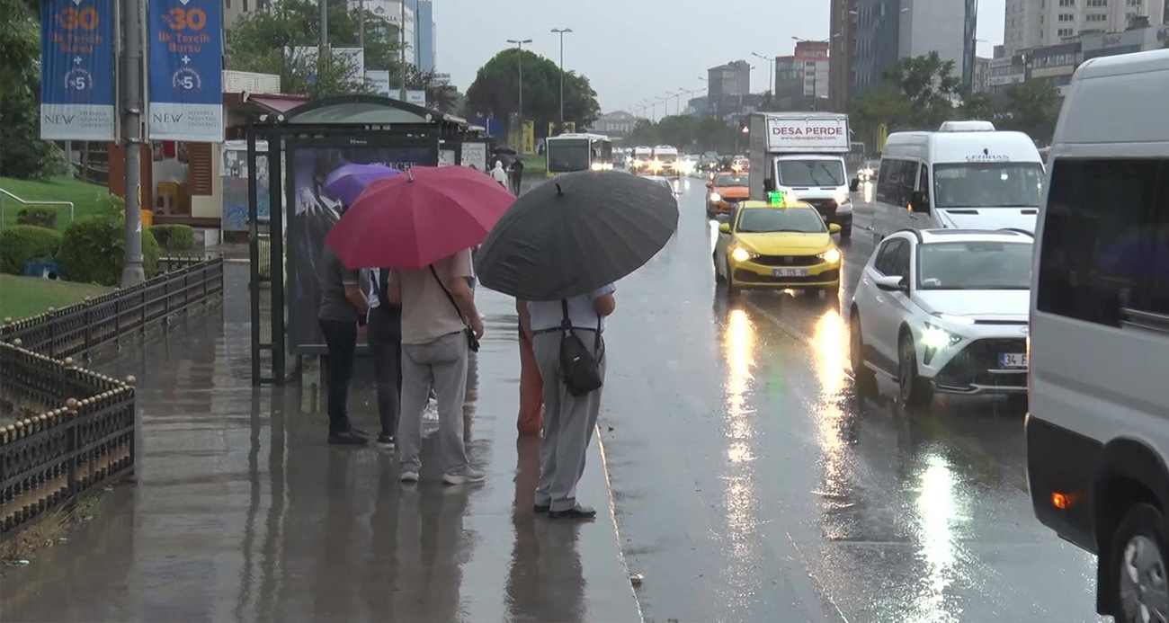 İstanbul’da sağanak yağış sabah saatlerinde de etkisini sürdürüyor