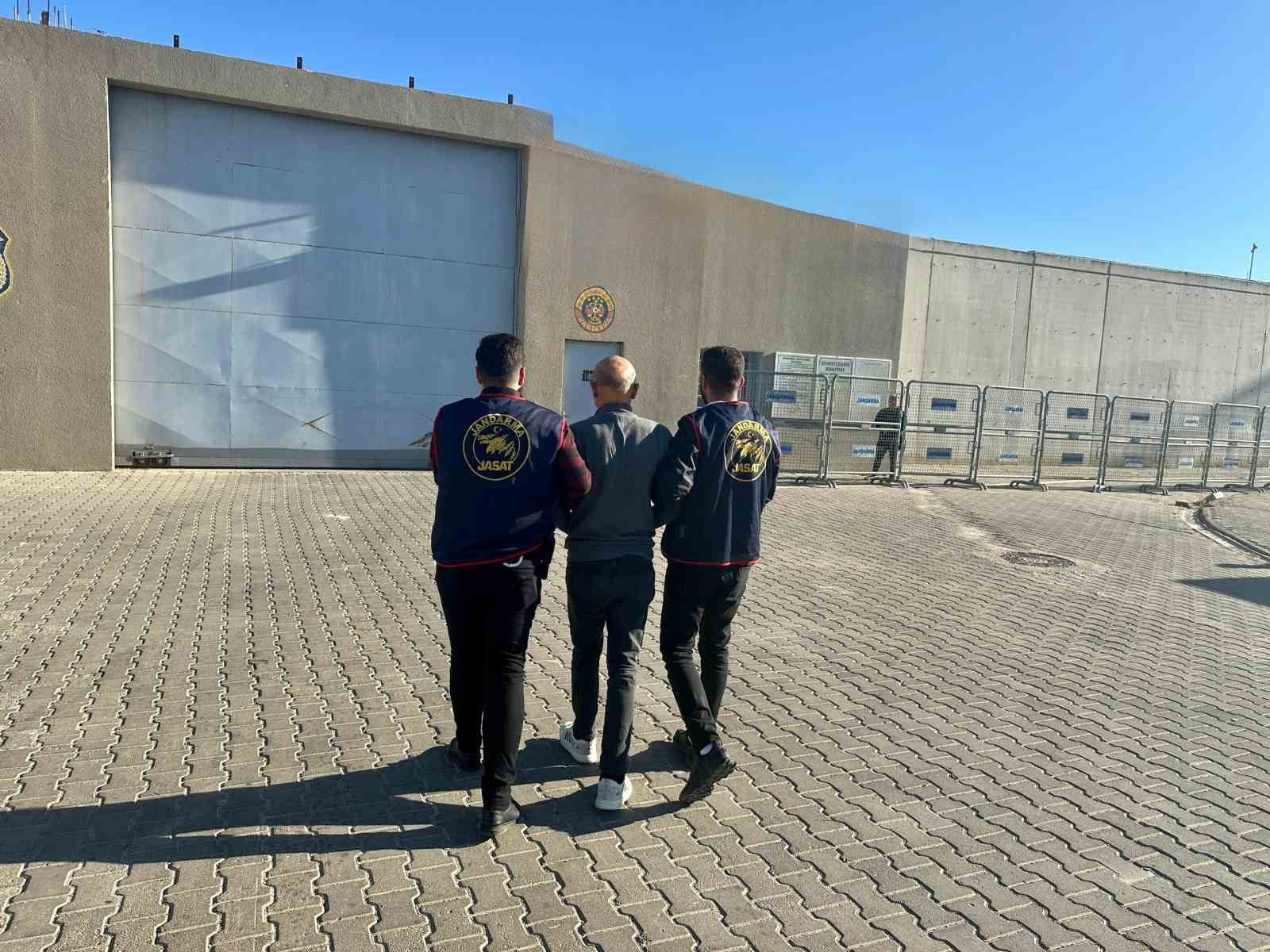 Kesinleşmiş cezası bulunan uyuşturucu taciri yakalandı