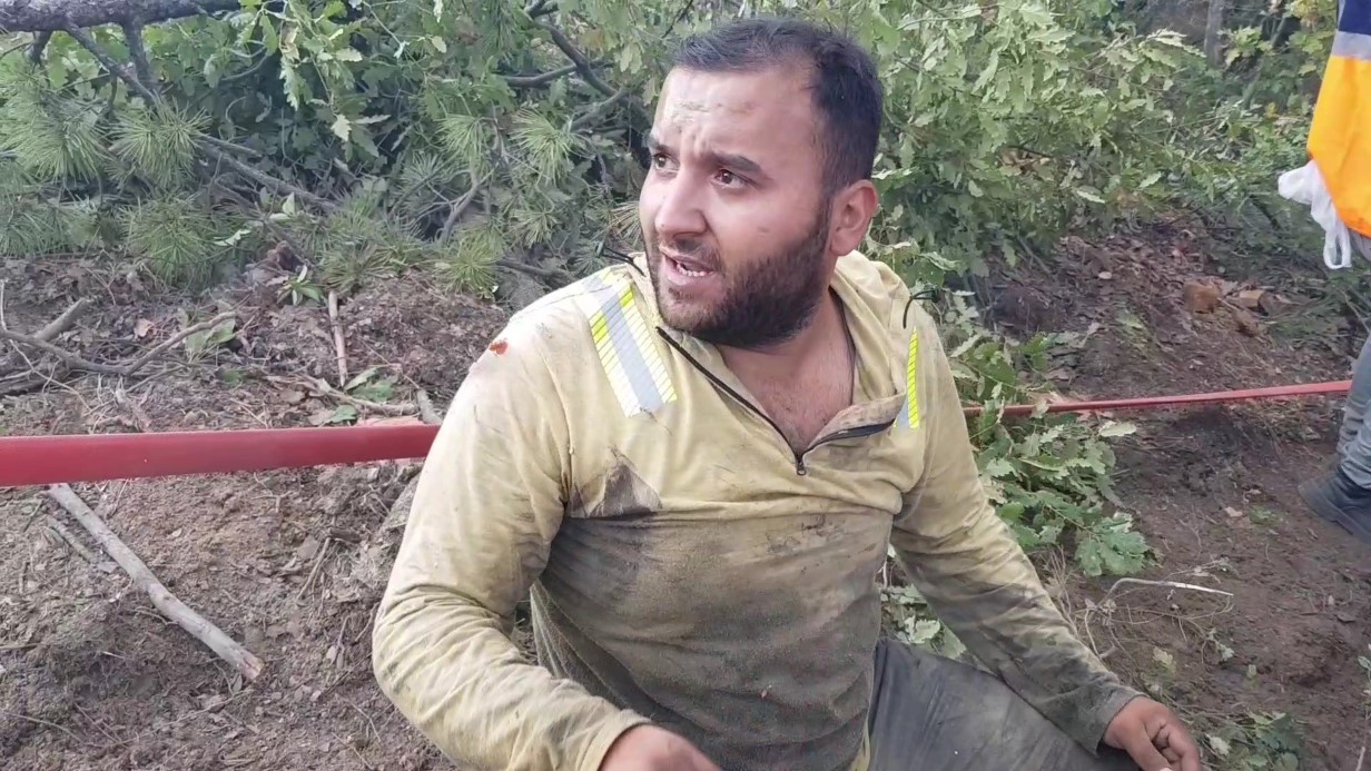 Karabük'te yangın sürüyor: Alevlerin arasında kalmaktan kurtuldular