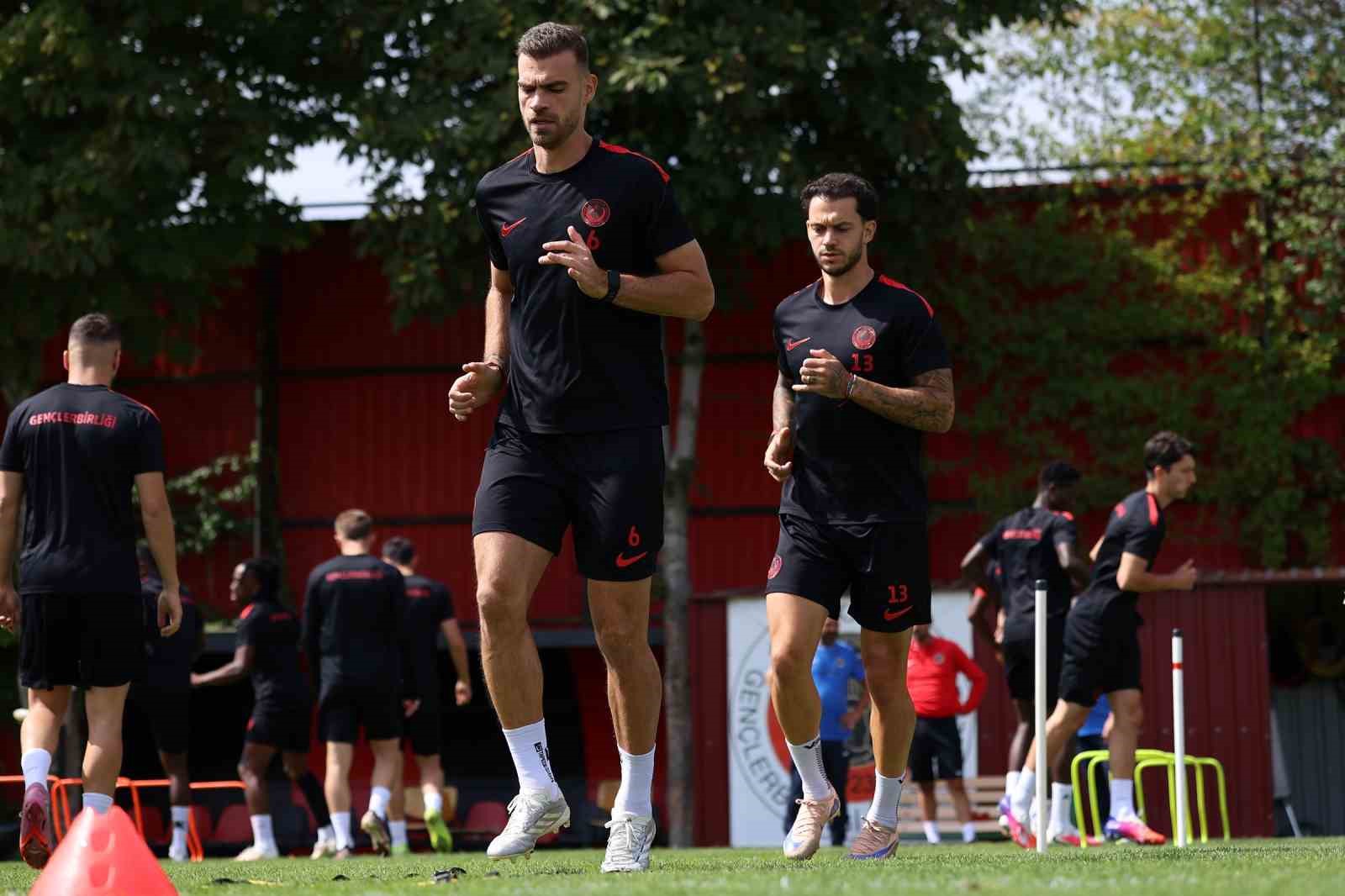 genclerbirligi-istanbul-basaksehir-maci-hazirliklarina-basladi