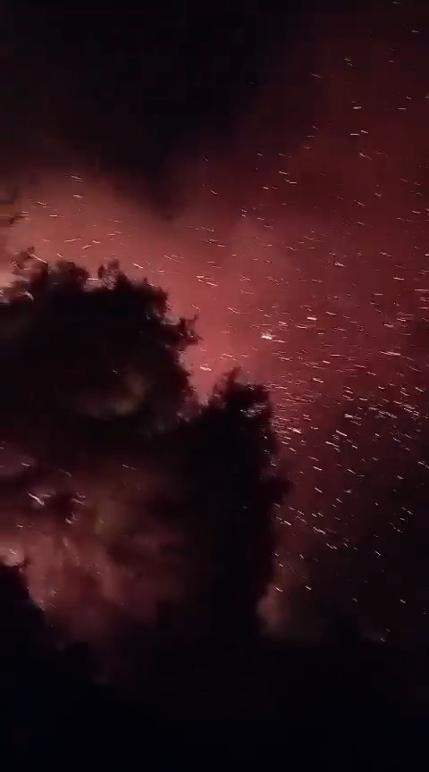 Çanakkale’de ekiplerin gece boyunca yangın mücadelesi sürüyor