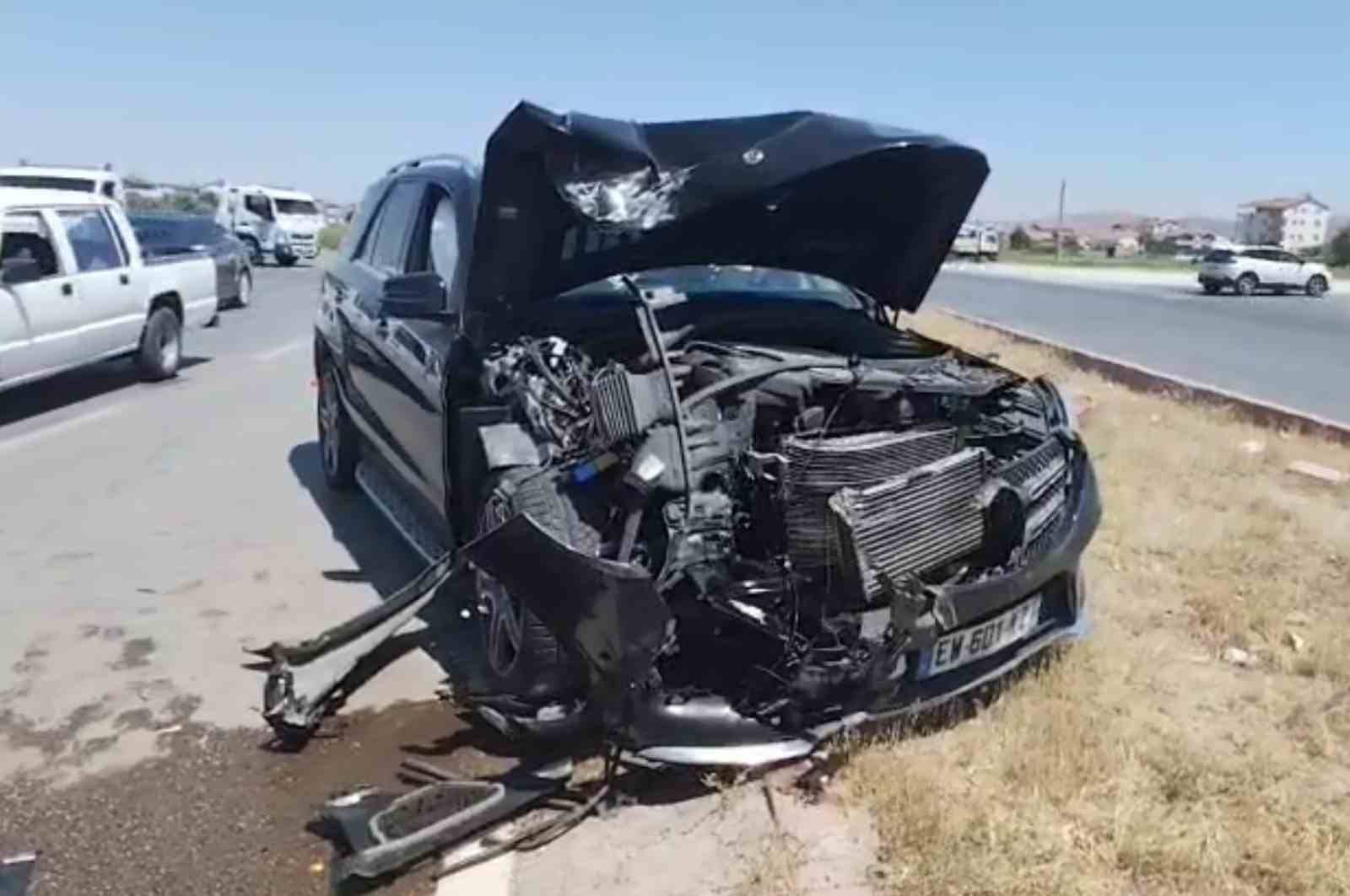 Aksaray’da 3 araç çarpıştı, 2’si çocuk 5 yaralı