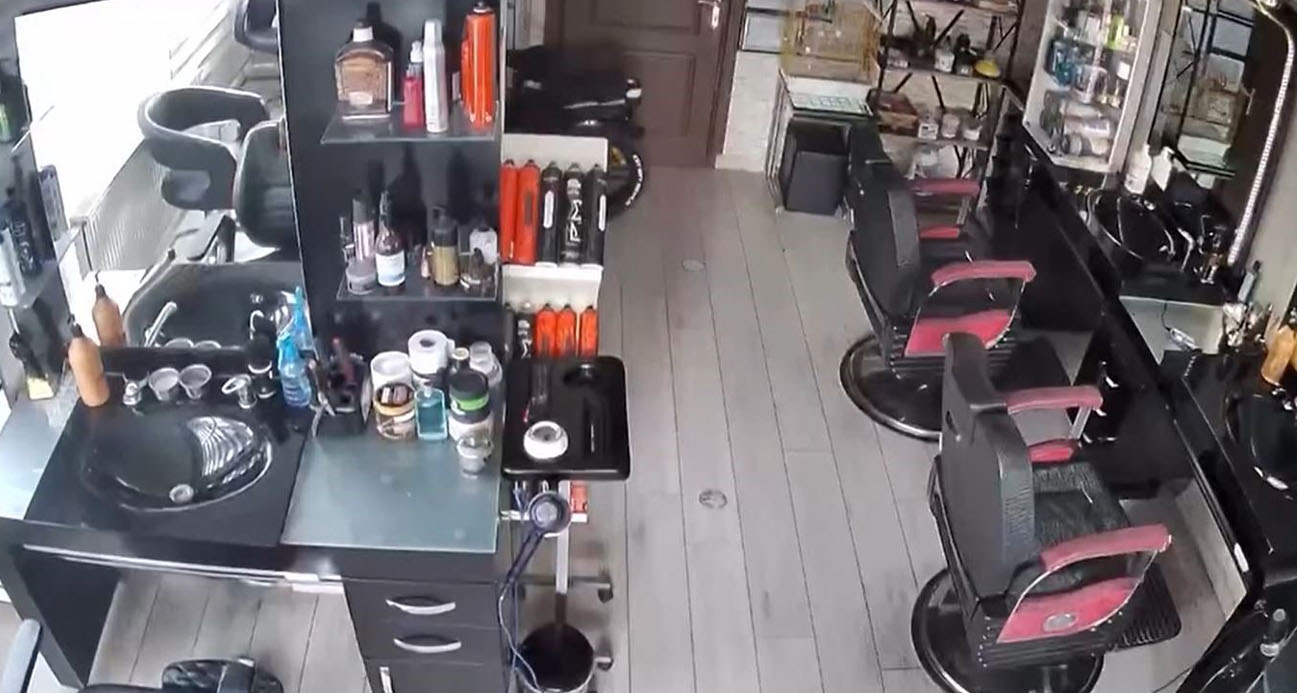 İstanbul’da deprem anı kamerada