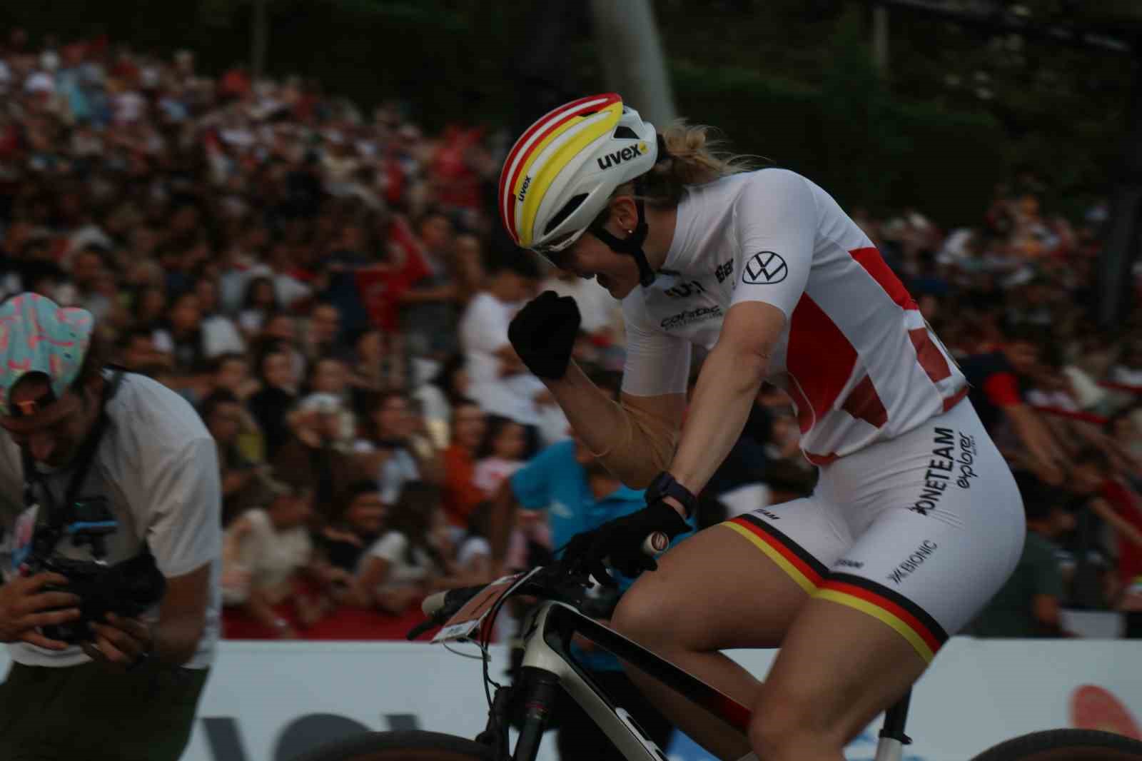 Sakarya yeniden dünya sahnesinde: Şampiyon pedallar MTB Dünya Kupası’nda nefes kesti