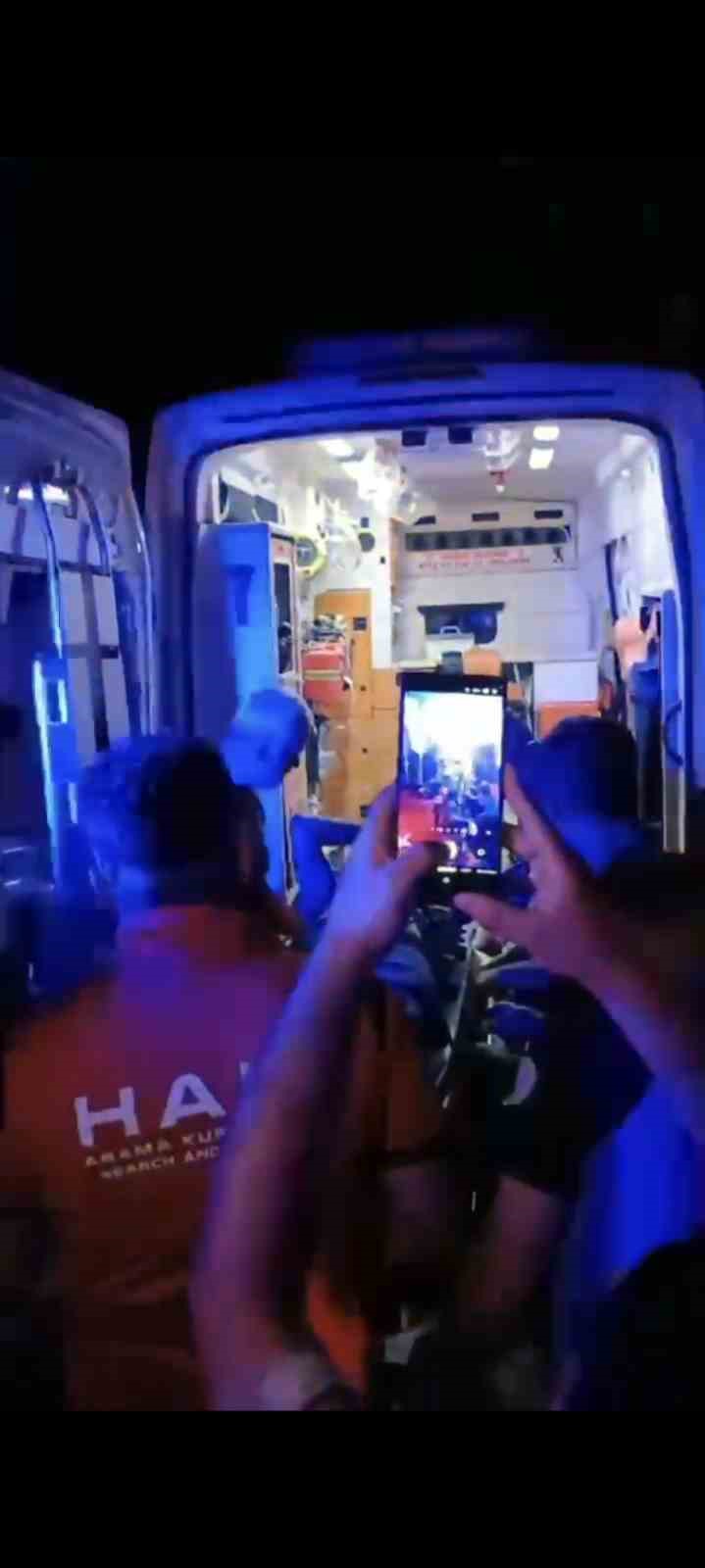 Muş’ta dağlık alanda ayağı kırılan genç kurtarıldı