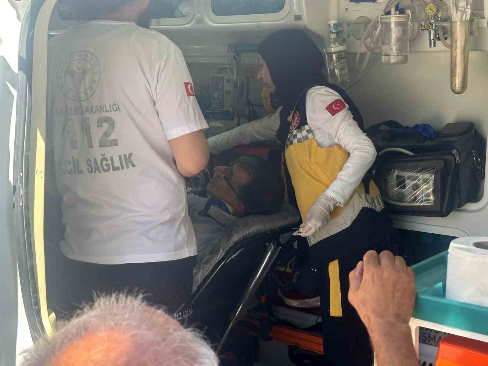 Otomobil ile kamyon çarpıştı: 1 yaralı