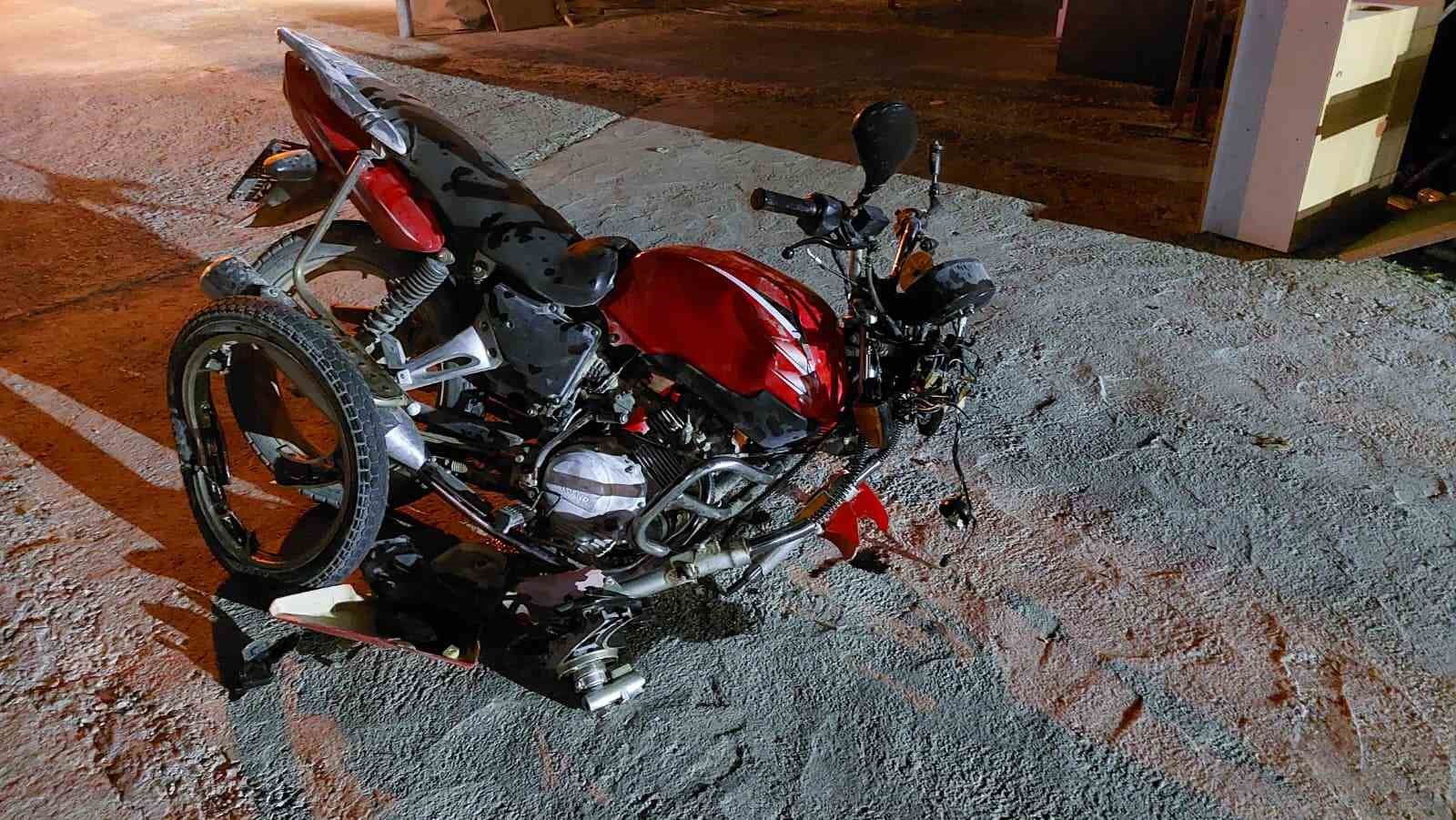 Ters şerite giren otomobil motosikletle çarpıştı: 1 yaralı