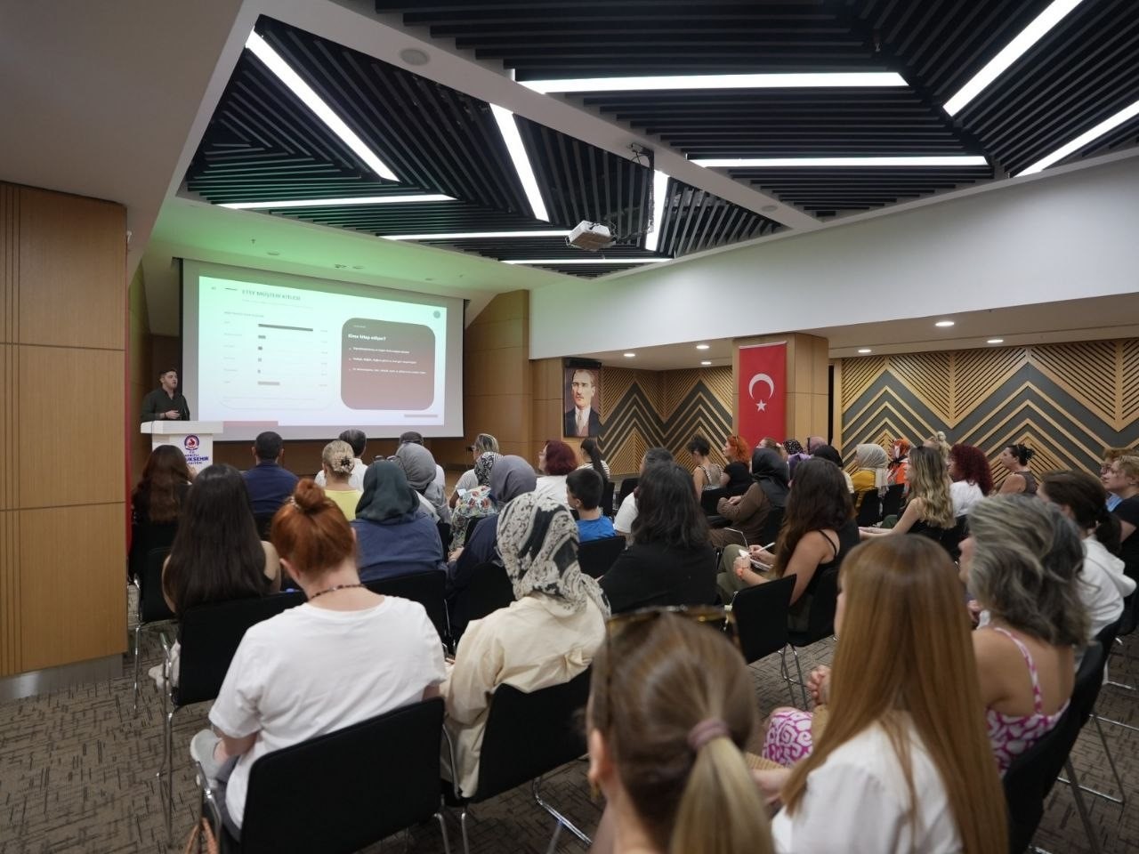 denizlili-kadinlarin-el-emekleri-denizli-buyuksehir-ile-dunya-vitrinine-tasiniyor